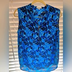 Ladies Jacyln Smith Beautiful Blue and Black floral summer top SZ L